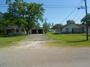 2389 W Dumble St, Alvin, TX 77511