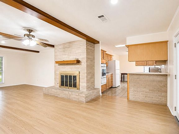 3rd image of 11011 Caribbean Ln