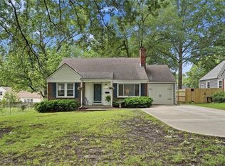 5440 Birch St, Roeland Park, KS 66205