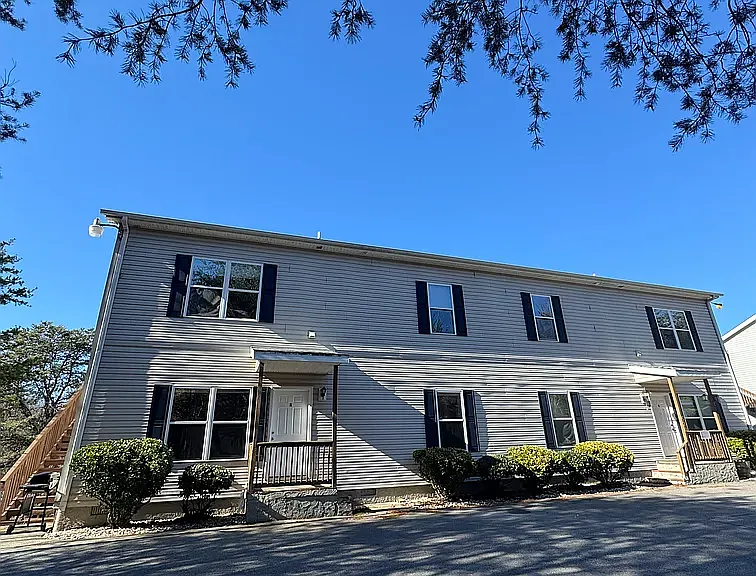 52 Smith Rd #A — Photo 2