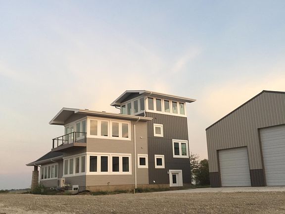 Back View with Garage