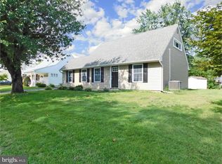 39 East Ln, Levittown, PA 19054