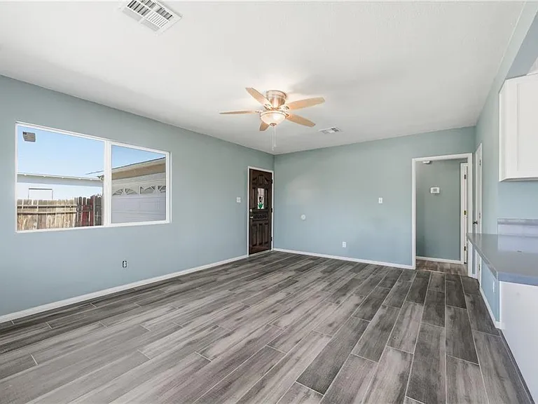 409 W Camellia Way — Photo 9