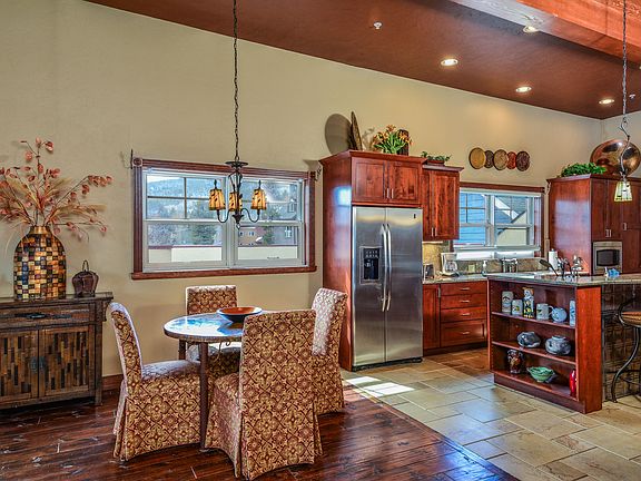 Kitchen/Dinning Room
