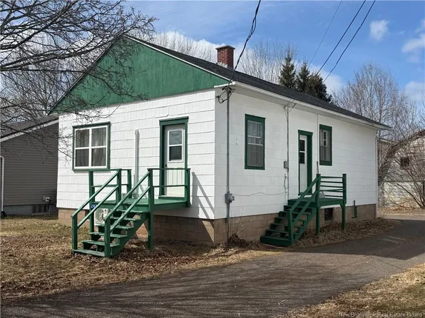 242 Maple Ave, Sussex, NB E4E 2N2