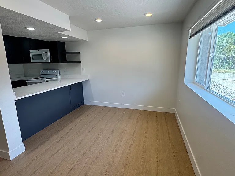 1838 W New York Dr — Photo 16