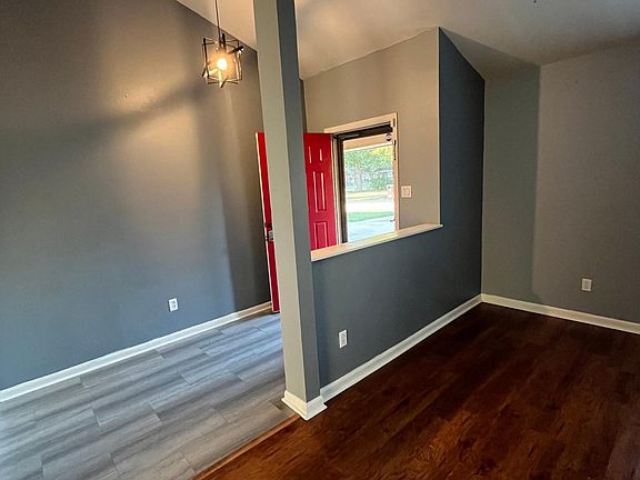3rd image of 54 Janell Dr