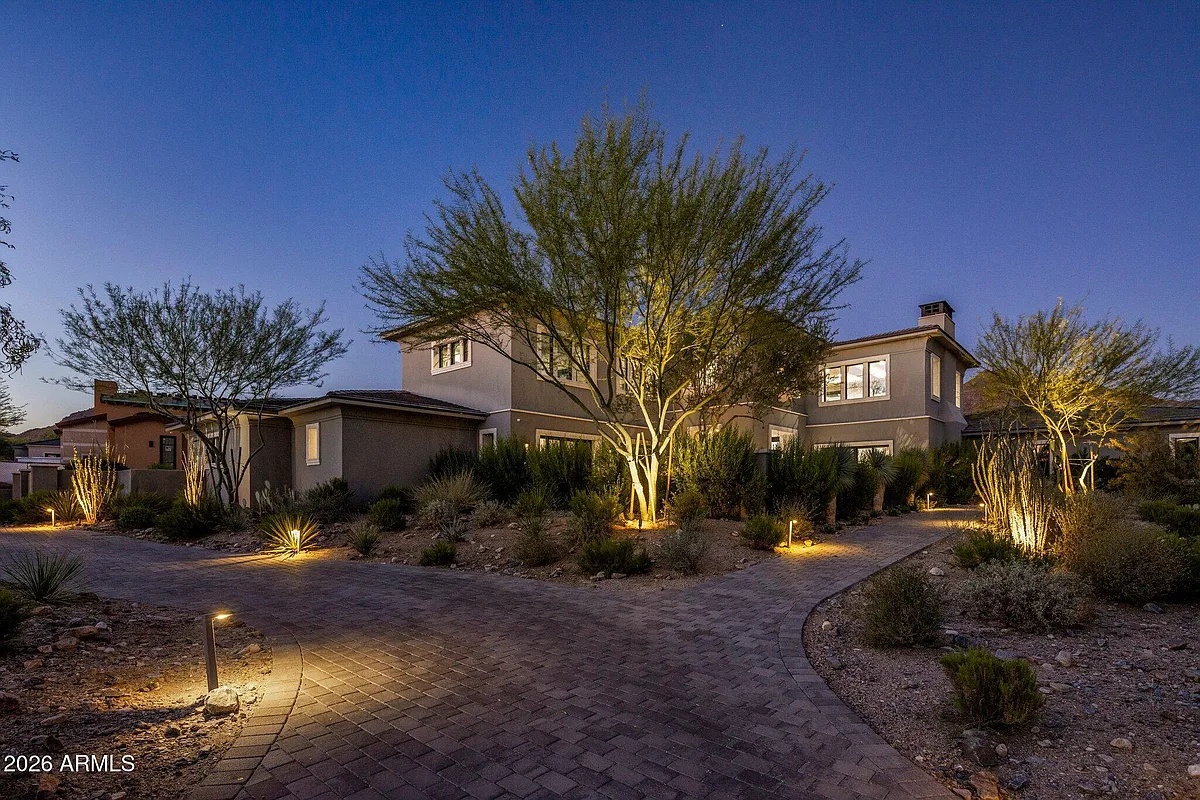 Building Photo - 10110 E Siesta Ln