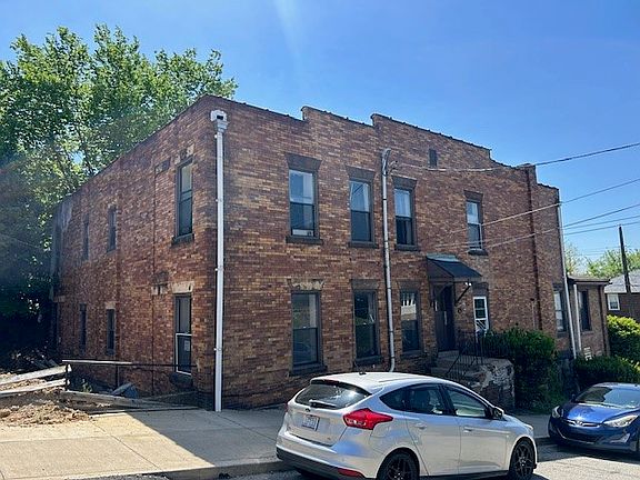 5th image of 2201 Hawthorne Ave