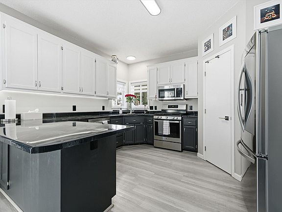 4th image of 13995 W Virginia Ave