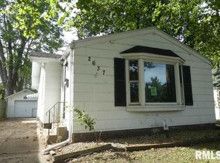 2637 S 11th St, Springfield, IL 62703