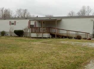 672 Lovejoy Rd, Sparta, TN 38583