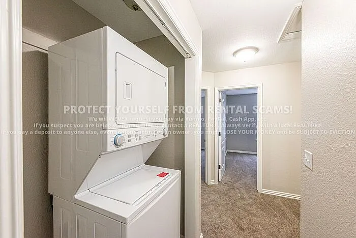 758 W Breeze Cv — Photo 15