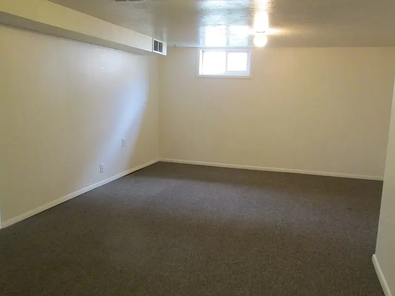 1456 E Elm St — Photo 21
