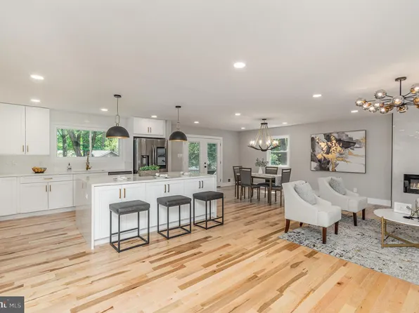 3701 Prado Pl, Fairfax, VA 22031