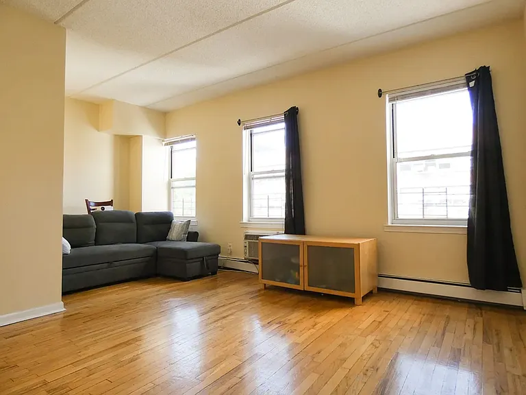 228 E 112th St #3 — Photo 2