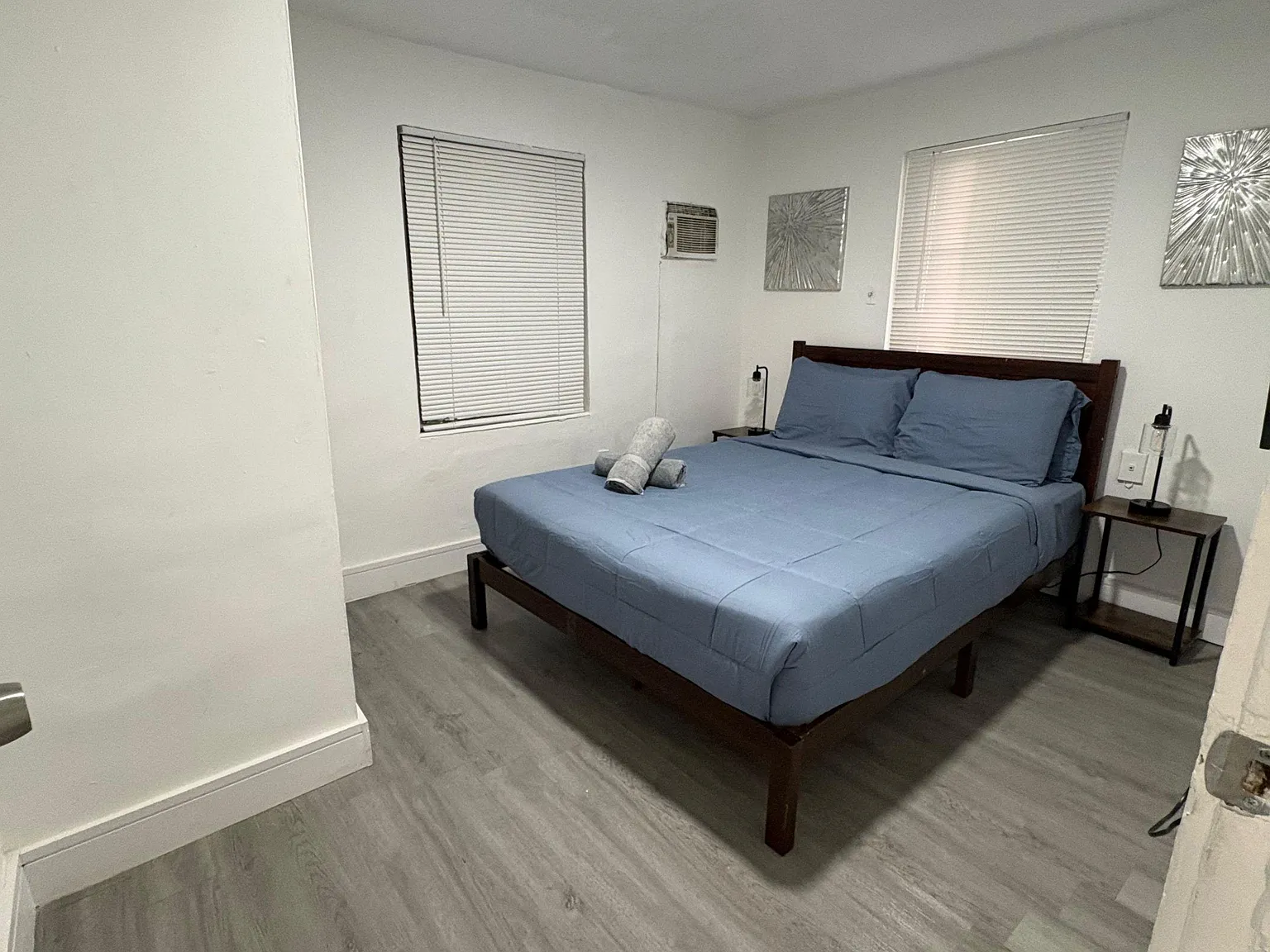 4 bed, 1.0 bath, 1100 sqft, $1,048 — Photo 4