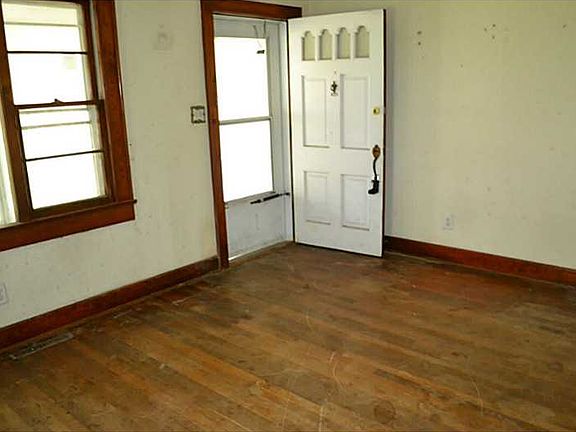 2nd image of 109 Waterfield Ave