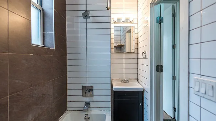 Rented by Nooklyn NYC LLC | media 18