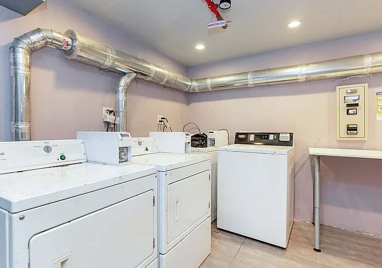 102 Rogers Ave #4 — Photo 31