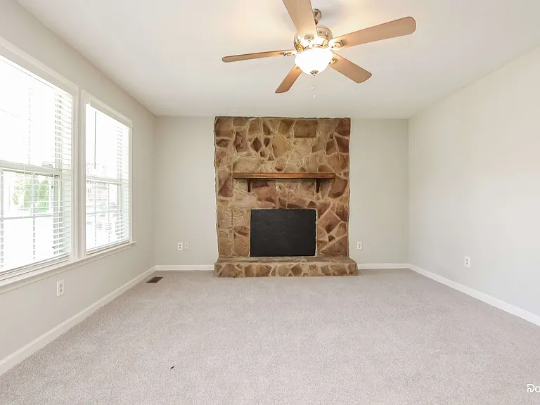 108 Wortham Ct — Photo 7
