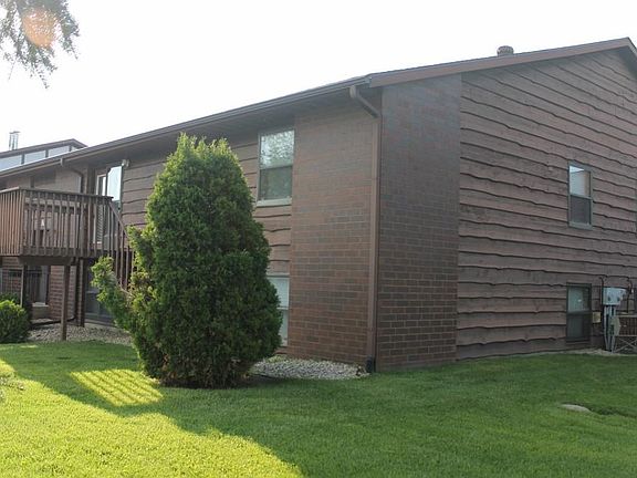 4th image of 730 10th Ave N
