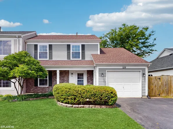 228 Dunton Ct, Mundelein, IL 60060