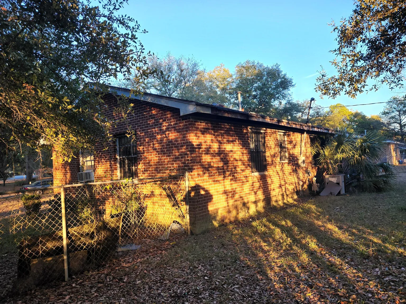 207 Independence Dr — Photo 2
