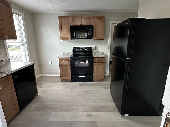 3rd image of 105 1/2 S 3rd St #105-1/2