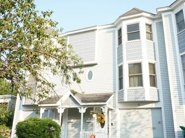 35 Whitney Ave #35, Lowell, MA 01850