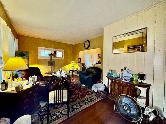 3rd image of 33 Camden Ave