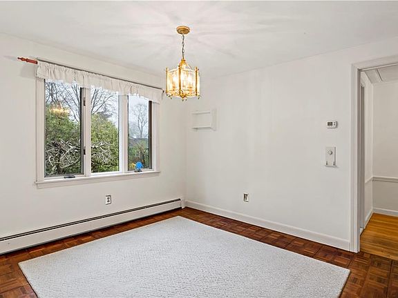 4th image of 226 Kenyon Ave