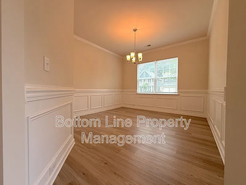 4 bed, 2.5 bath, 2650 sqft, $2,795 — Photo 4