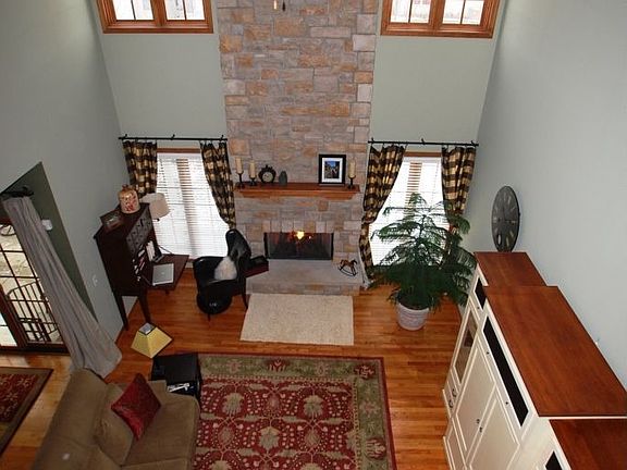 2-Story Family Room