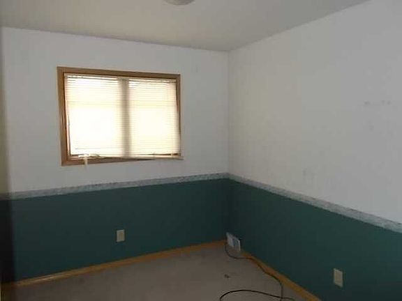 4th image of 33226 Chief Ln