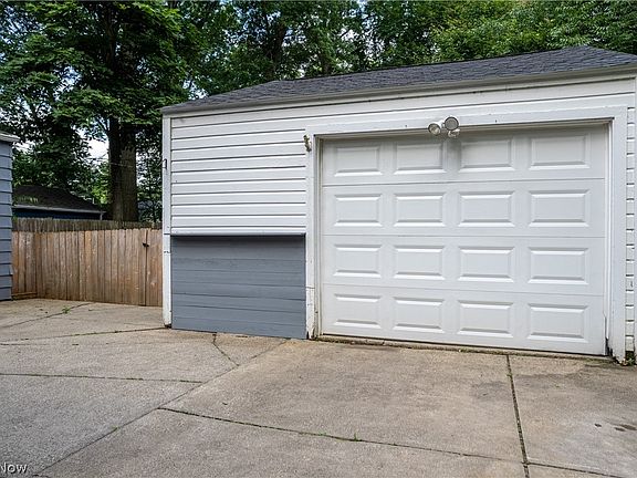 5th image of 2230 Suncrest Dr