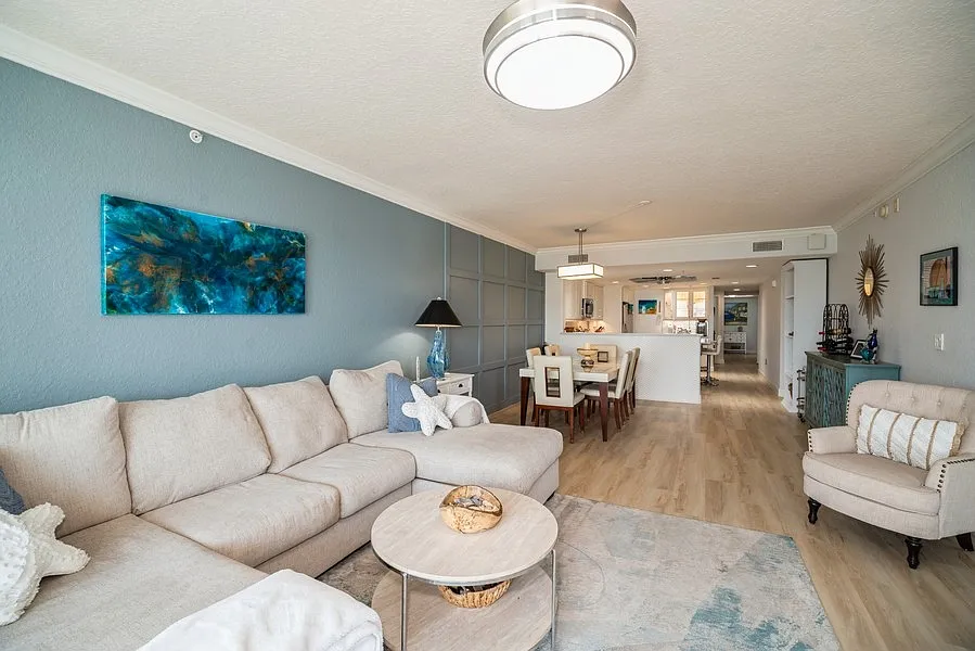 806 Mystic Dr #201