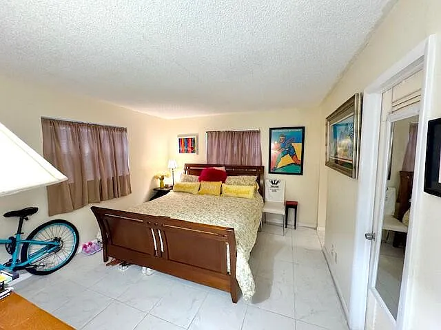 610 Tennis Club Dr #105