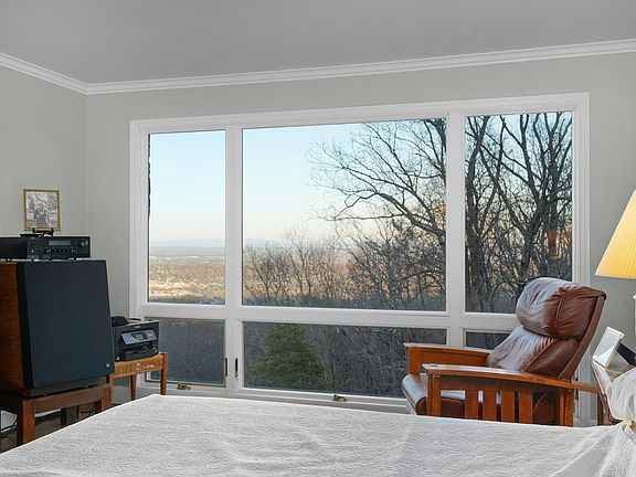 51st image of 1001 Fleetwood Dr