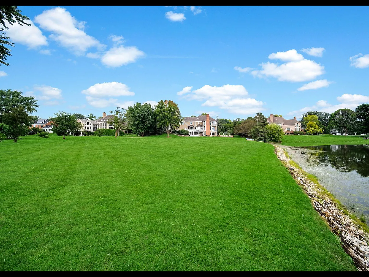 Lakeside Dr, South Barrington — Photo 3