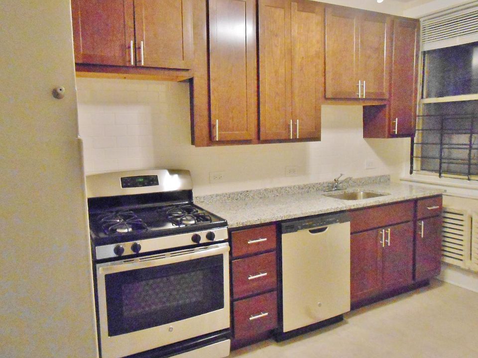 1st image of 1603 W Berteau Ave #O1