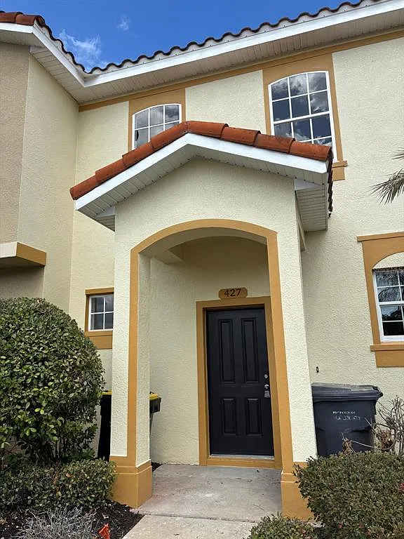 3 bed, 2.5 bath, 1262 sqft, $2,000 — Photo 1