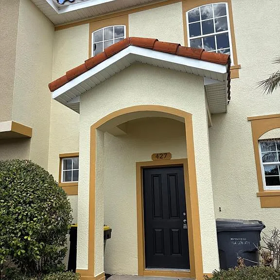 427 Madison Cir — Photo 1