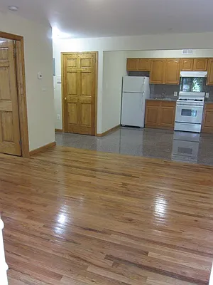 Rented by Realty 2000 Corp | media 2