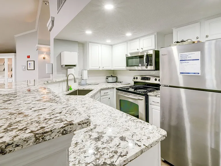 Club at North Hills Apartment Homes — Photo 27
