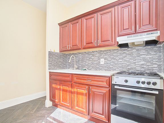5th image of 388 Saint Johns Pl #2A