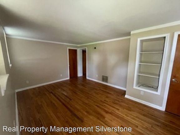 4th image of 13683 McKinley Ave