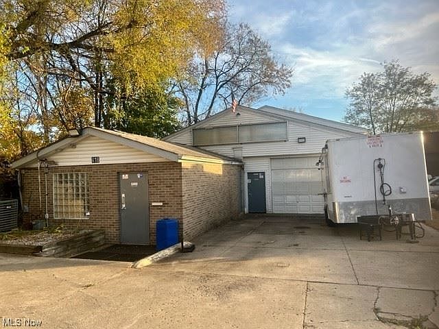 1st image of 418 E Cuyahoga Falls Ave