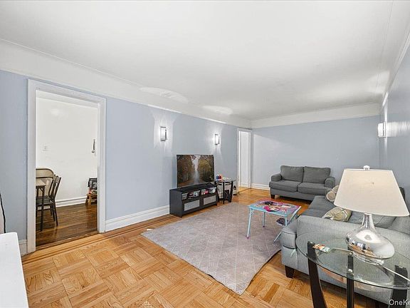 5th image of 10 Nosband Avenue #3J
