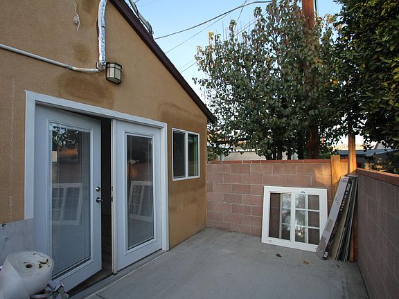 5th image of 12816 Lorne St